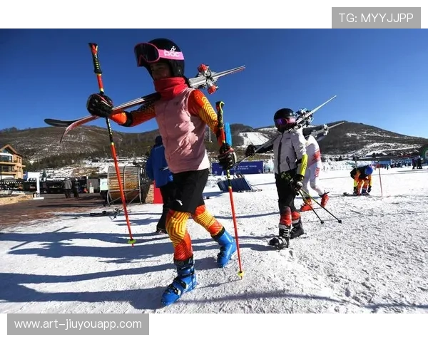 冰雪运动俱乐部加强少儿滑雪学习路径与安全培训，冰雪运动专项训练